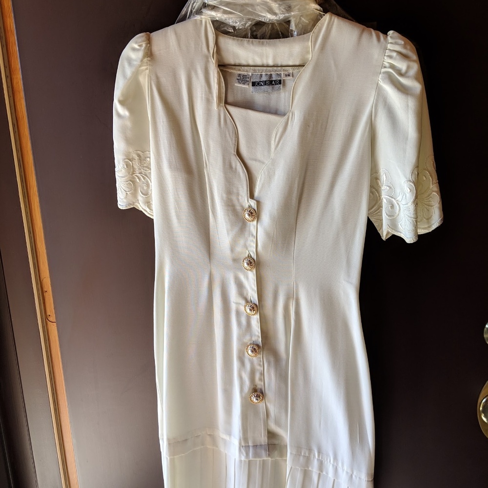 Joni Blair Womens White Formal Dress. Size 5/6.
